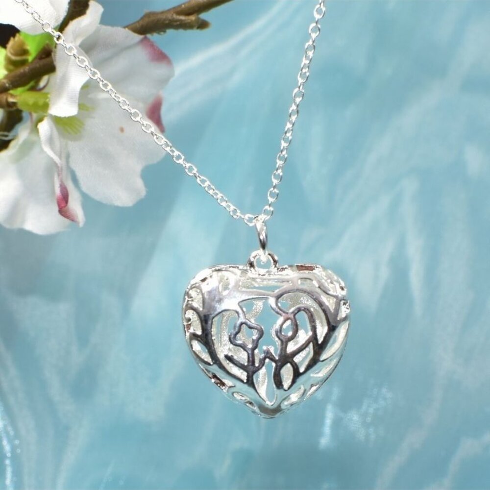 Paulina Filigree Full Heart Sterling Silver Pendant Necklace Gift Boxed - Picture 8 of 8